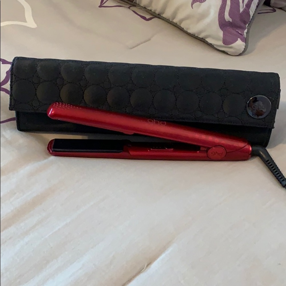 GHD Straightener